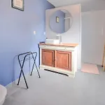 Awesome Home In Saint-Germain-Sur-Ay With Wifi בית נופש *