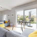Awesome Home In Saint-Germain-Sur-Ay With Wifi בית נופש Saint-Germain-sur-Ay