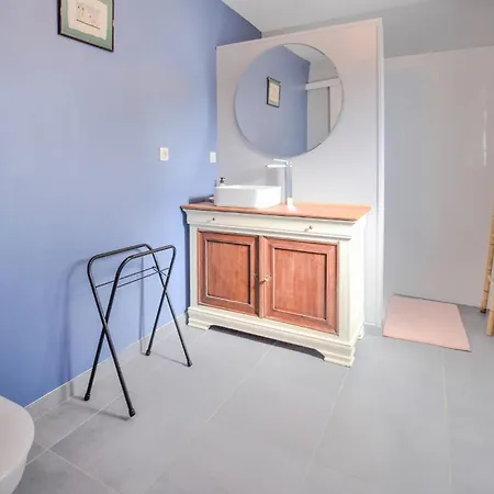 5 Bedroom Beautiful In Saint-germain-sur-ay Holiday home *