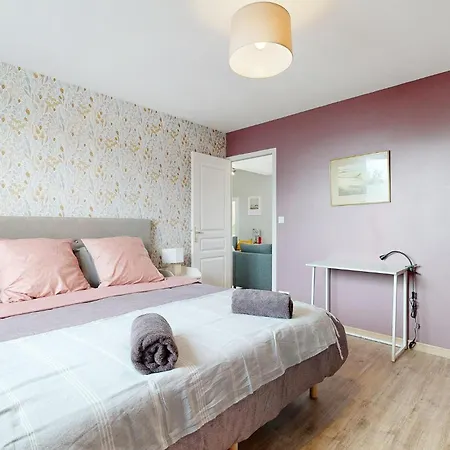 Lovely In Saint-germain-sur-ay Casa vacanze *