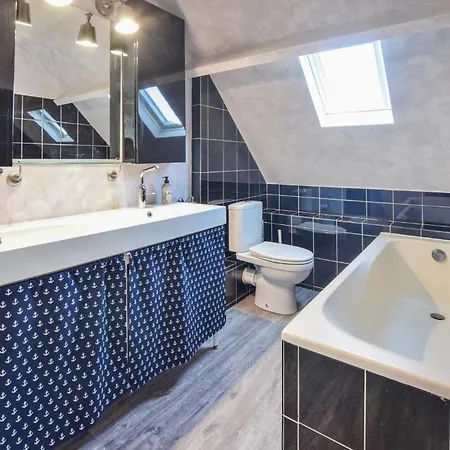 Holiday home 5 Bedroom Beautiful In Saint-germain-sur-ay Bretteville-sur-Ay