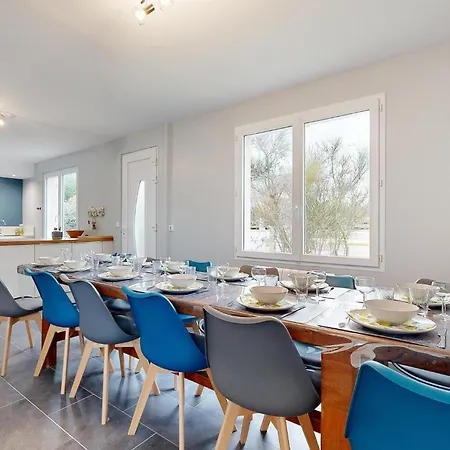 Holiday home 5 Bedroom Beautiful In Saint-germain-sur-ay