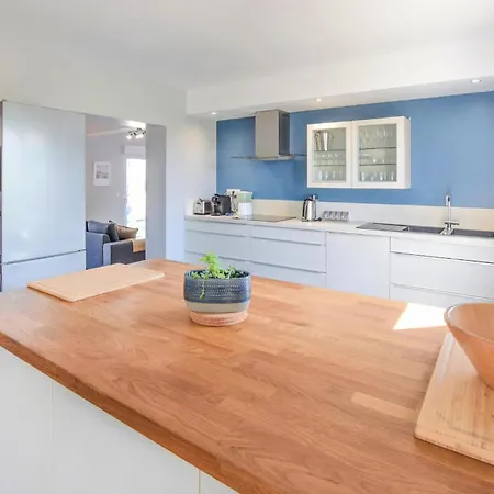 Holiday home 5 Bedroom Beautiful In Saint-germain-sur-ay